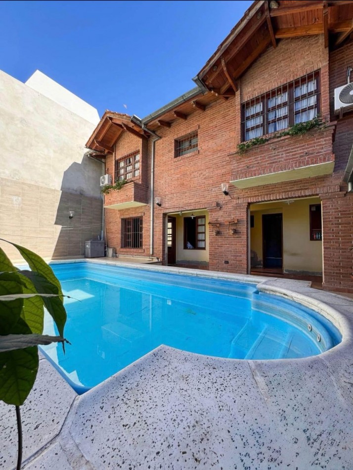 ESPECTACULAR CASA EN ALQUILER TRES CERRITOS