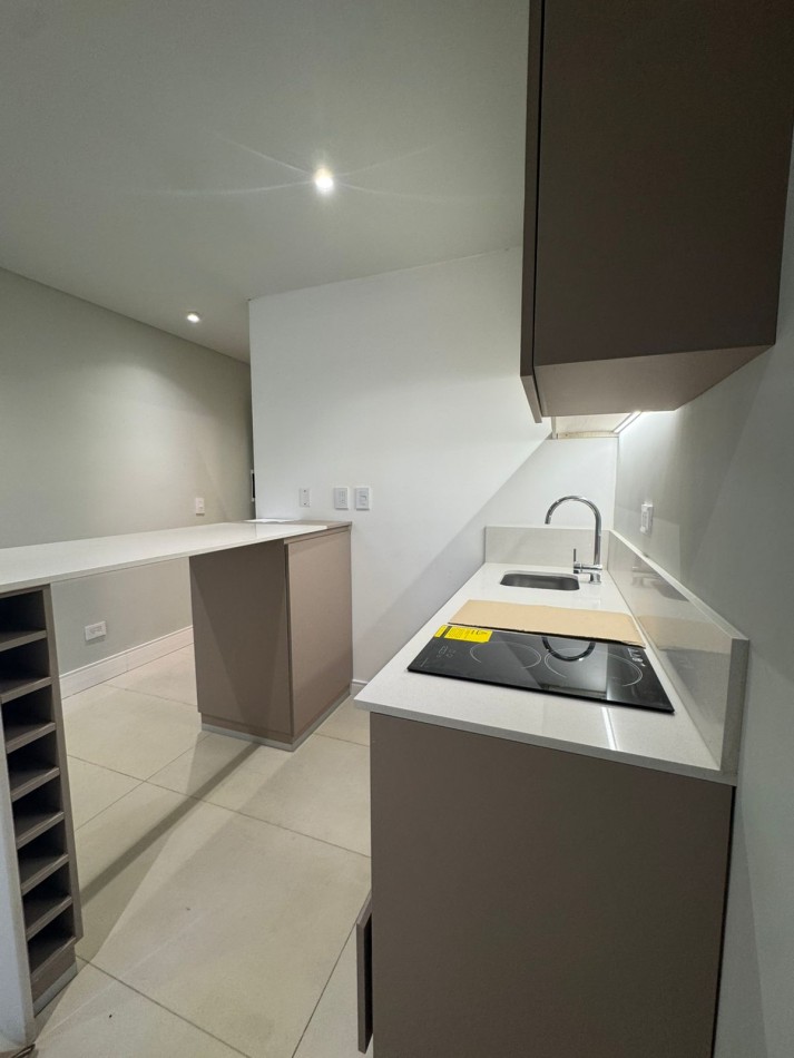 ALQUILER DEPARTAMENTO MONOAMBIENTE CON PATIO / BALCON