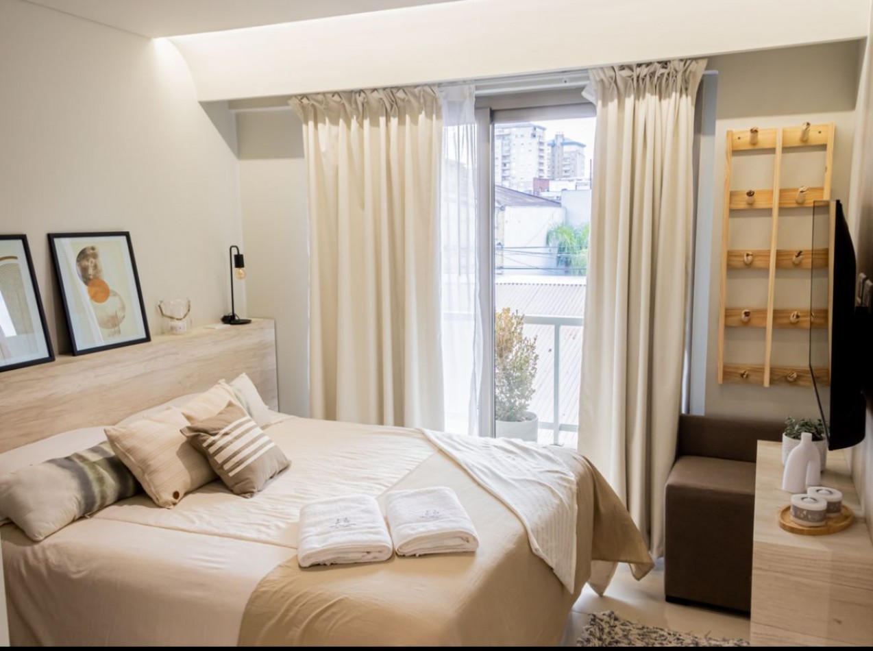 ALQUILER DEPARTAMENTO MONOAMBIENTE CON PATIO / BALCON