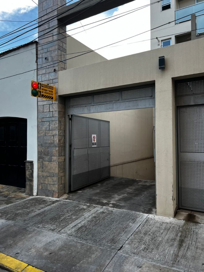 ALQUILER DEPTO ZONA SHOPPING DOS DORM CON COCHERA, ACEPTA MASCOTAS