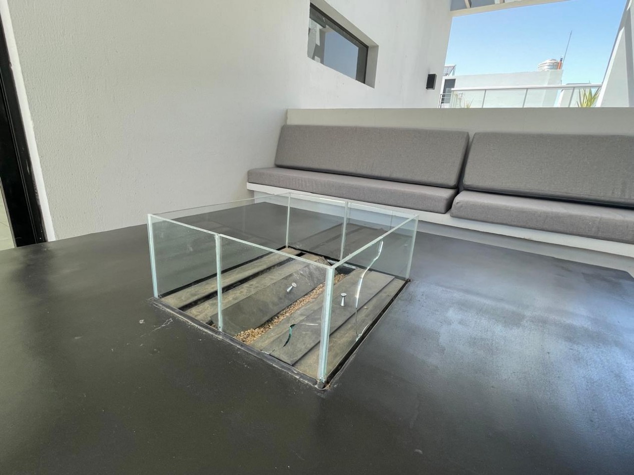 HERMOSO DEPTO UN DORMITORIO CON BALCON COCHERA CERCA DEL SHOPPING