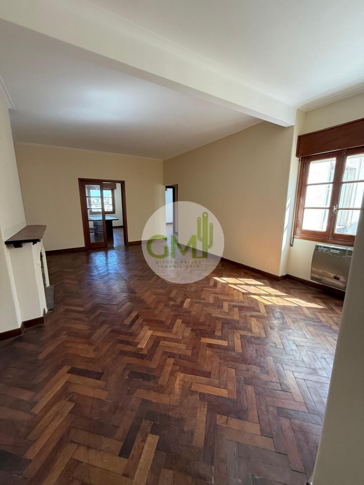 ALQUILER AMPLIO DEPARTAMENTO PLAZA 9 DE JULIO