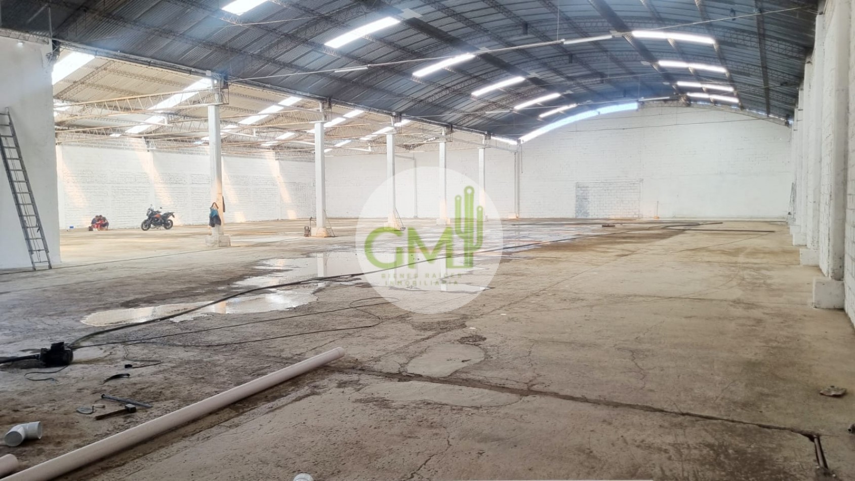 ALQUILER NAVE EN PARQUE INDUSTRIAL