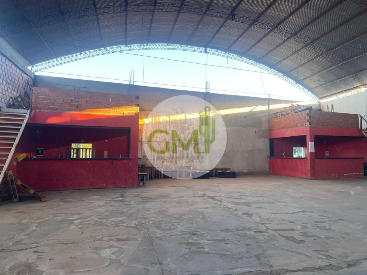 GALPON ZONA ATOCHA CON AMPLIO TERRENO  EN ALQUILER