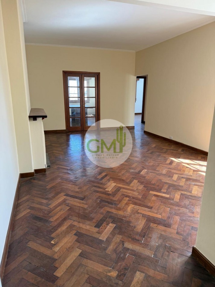 ALQUILER AMPLIO DEPARTAMENTO PLAZA 9 DE JULIO