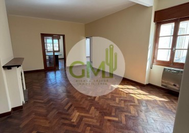 VENTA AMPLIO DEPARTAMENTO PLAZA 9 DE JULIO 